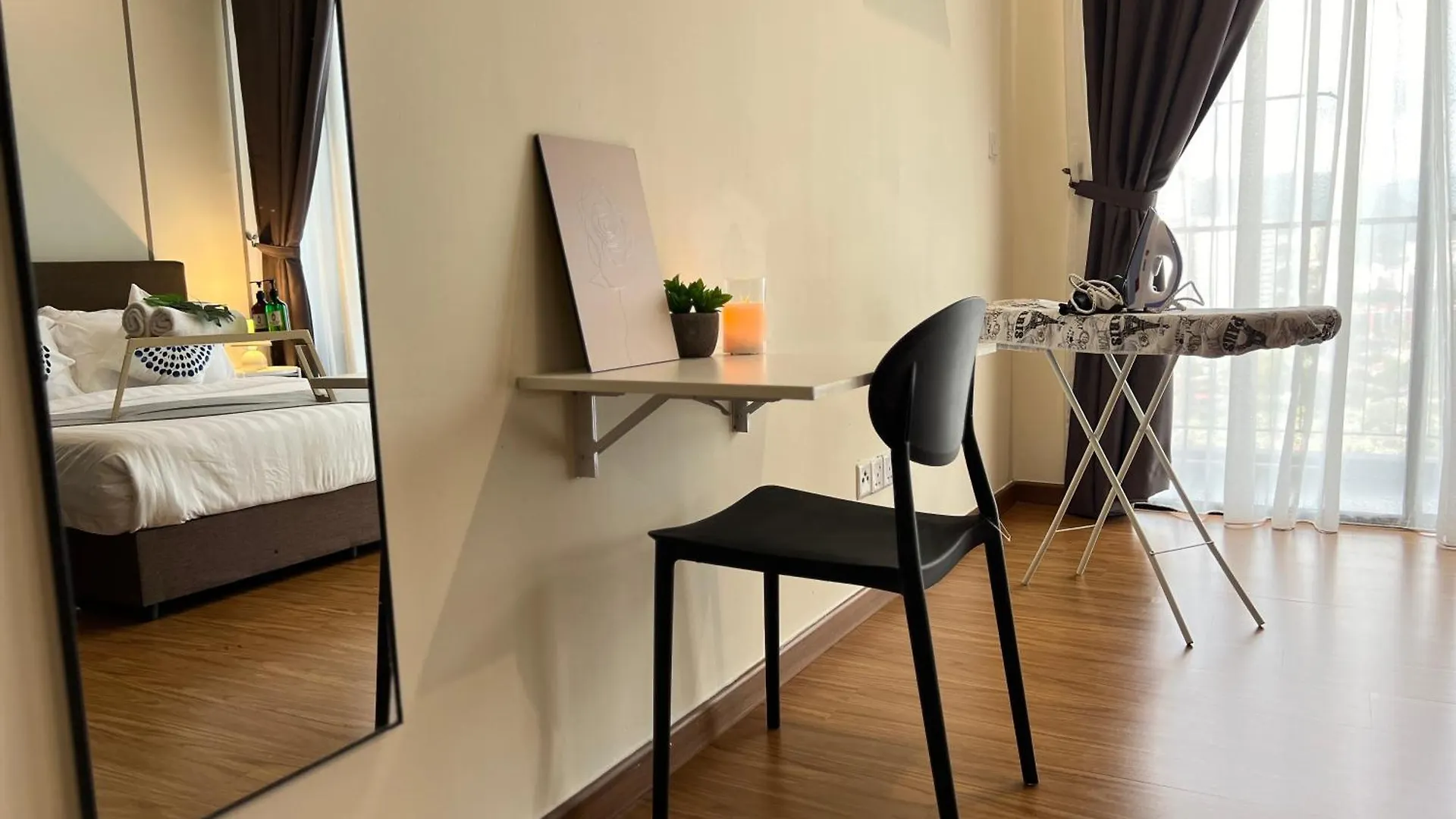 Apartment Fresh New Look Georgetown#Skypoolcontemporarysuite